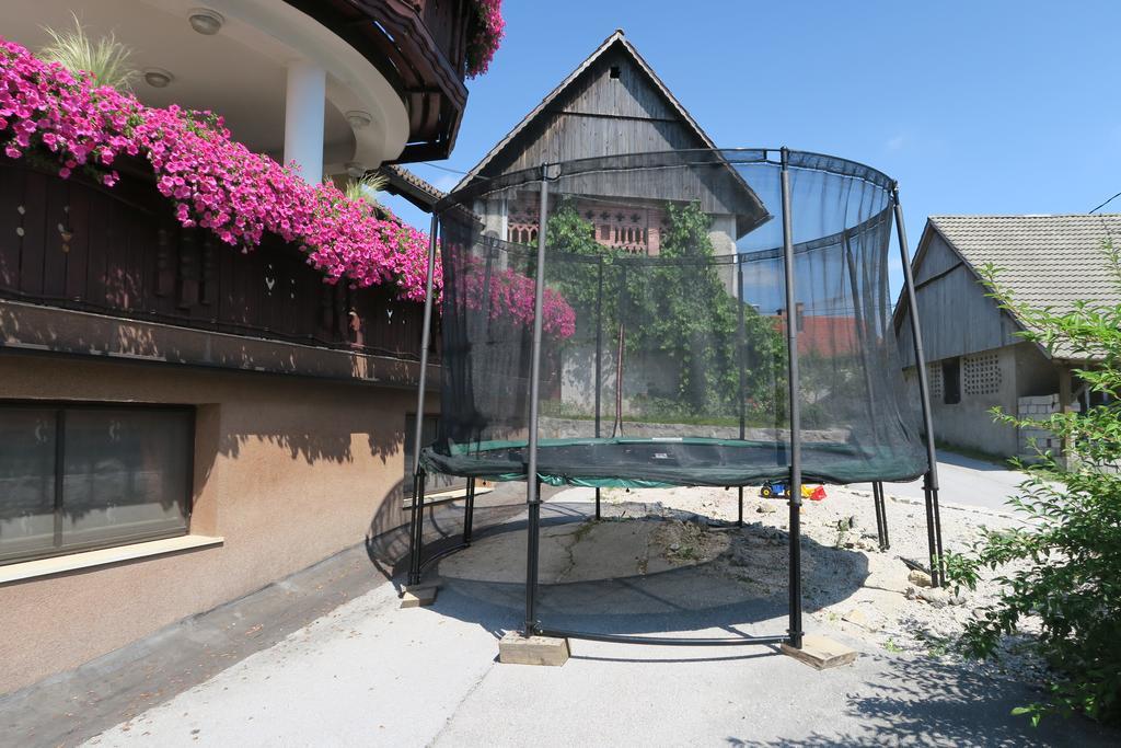 Gostilna Turk Hotel Hotedrsica Bagian luar foto